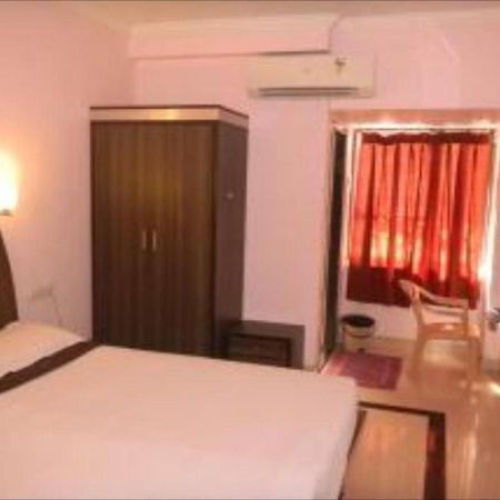 Green Coconut Resort Chennai Exterior photo