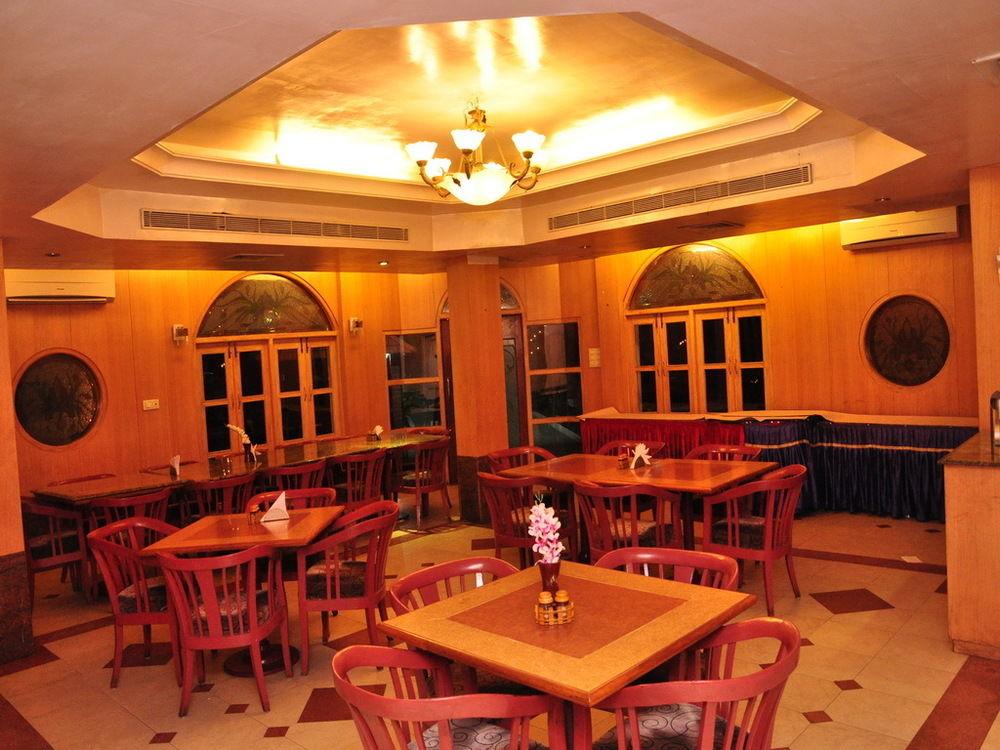 Green Coconut Resort Chennai Exterior photo