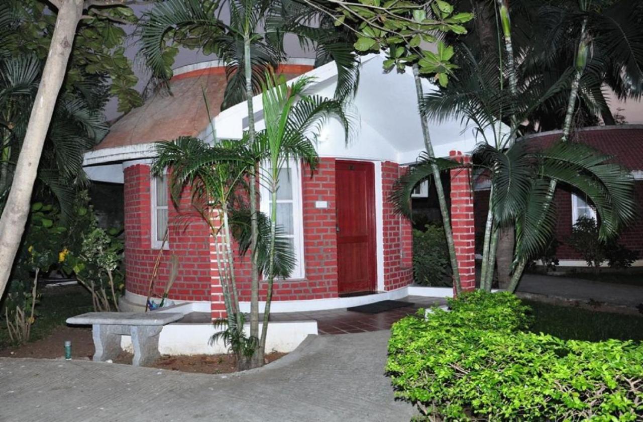 Green Coconut Resort Chennai Exterior photo