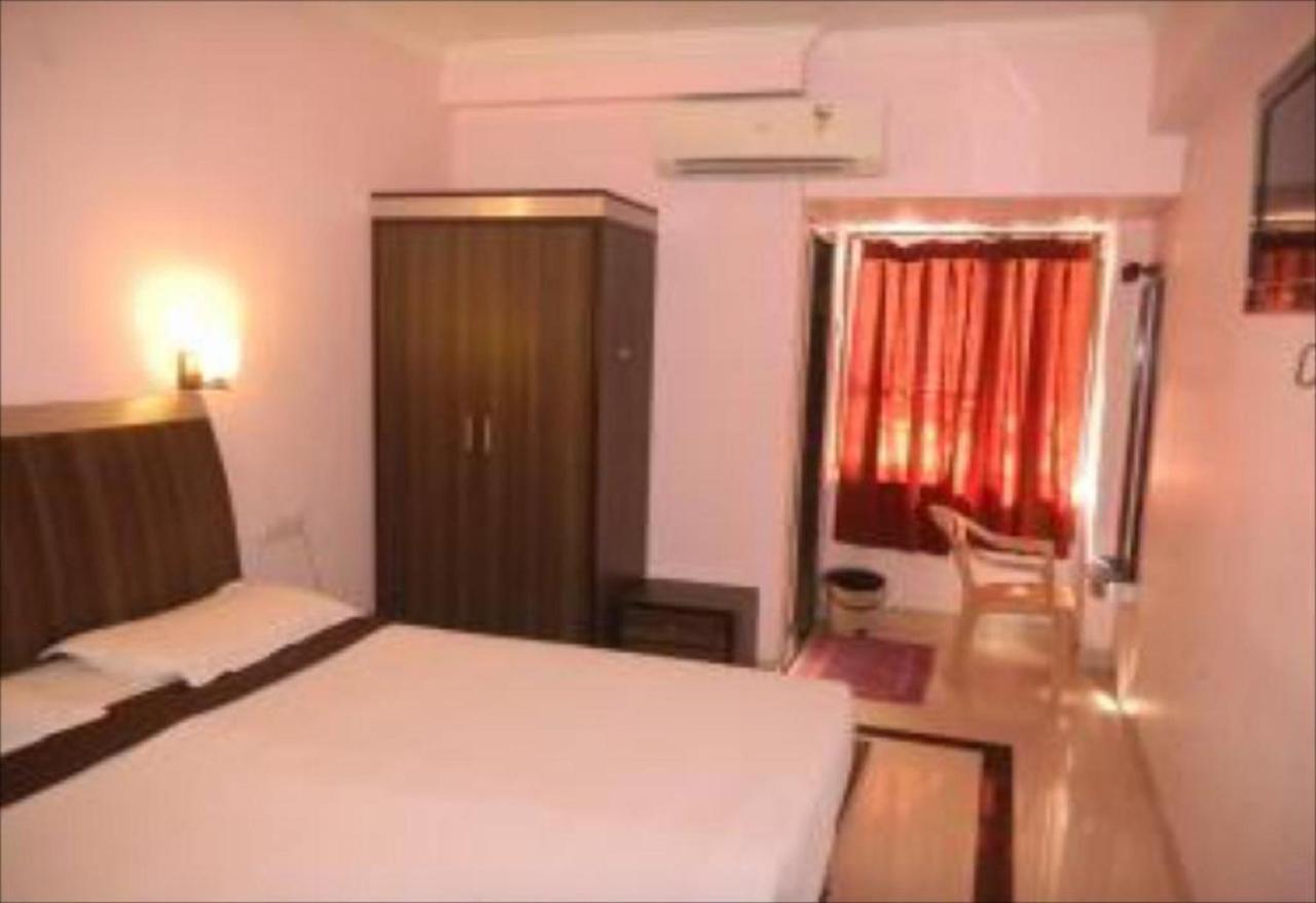 Green Coconut Resort Chennai Exterior photo