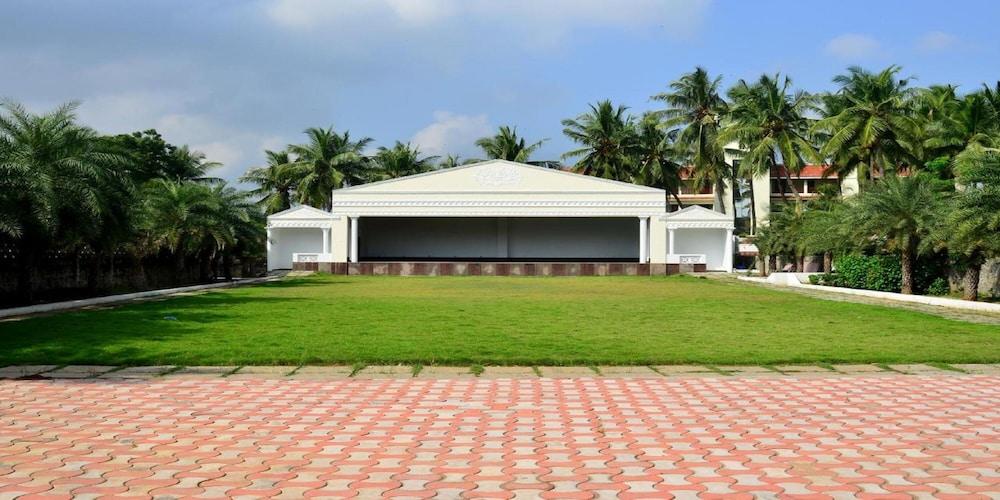 Green Coconut Resort Chennai Exterior photo
