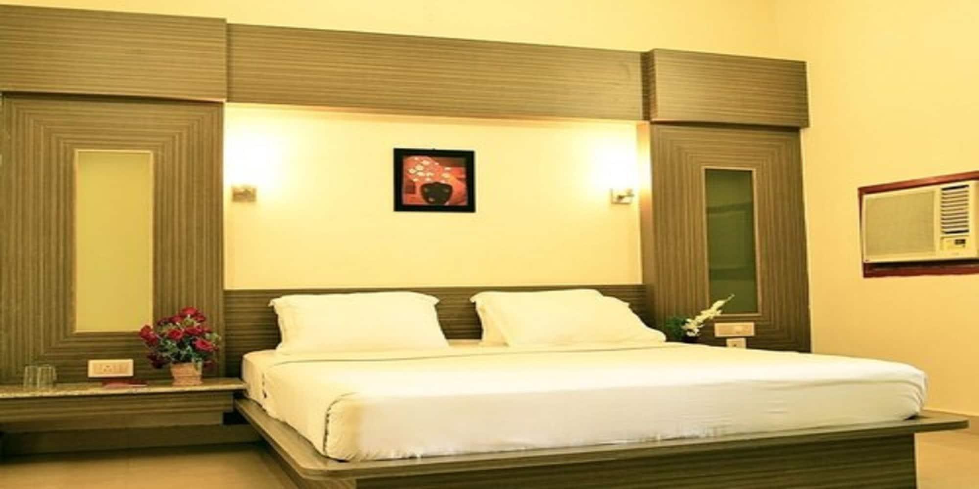 Green Coconut Resort Chennai Exterior photo