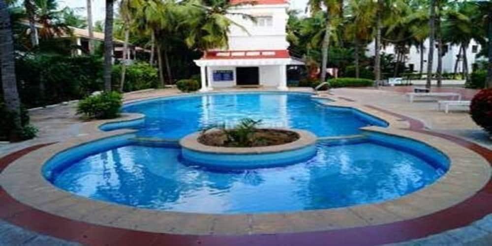 Green Coconut Resort Chennai Exterior photo