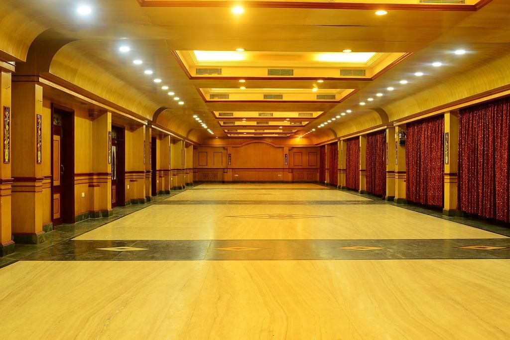 Green Coconut Resort Chennai Exterior photo
