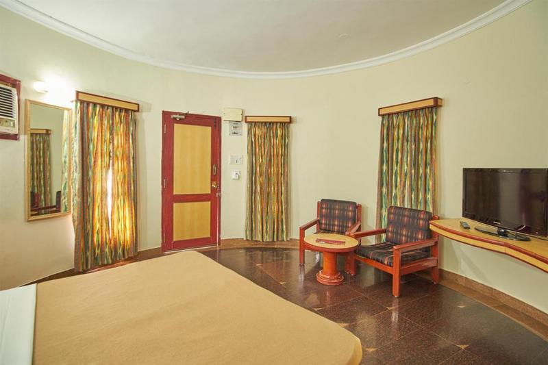 Green Coconut Resort Chennai Exterior photo