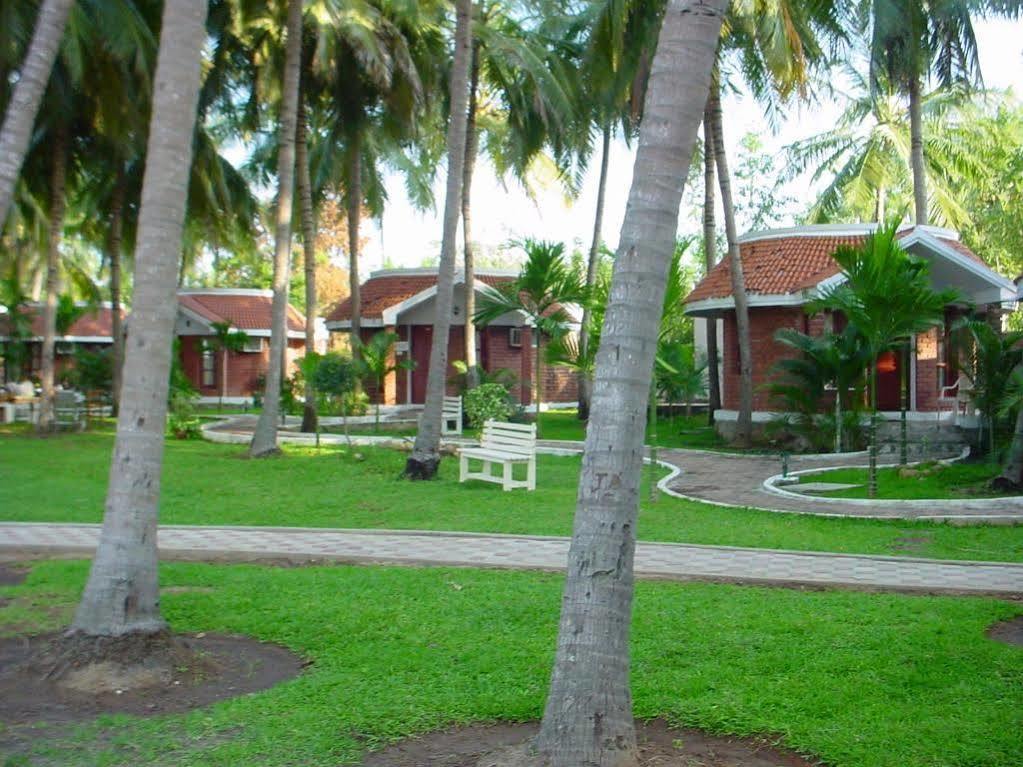 Green Coconut Resort Chennai Exterior photo