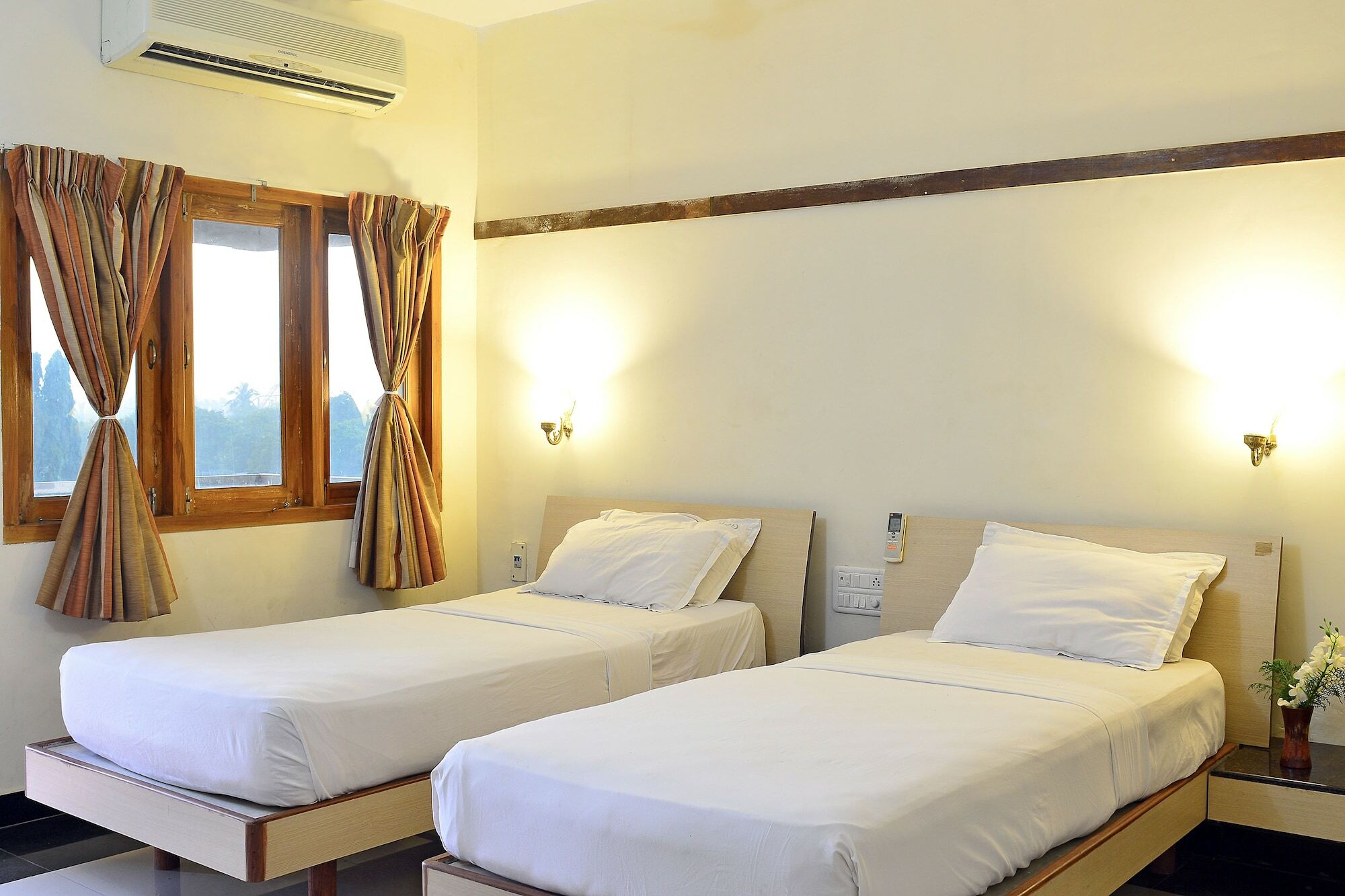 Green Coconut Resort Chennai Exterior photo
