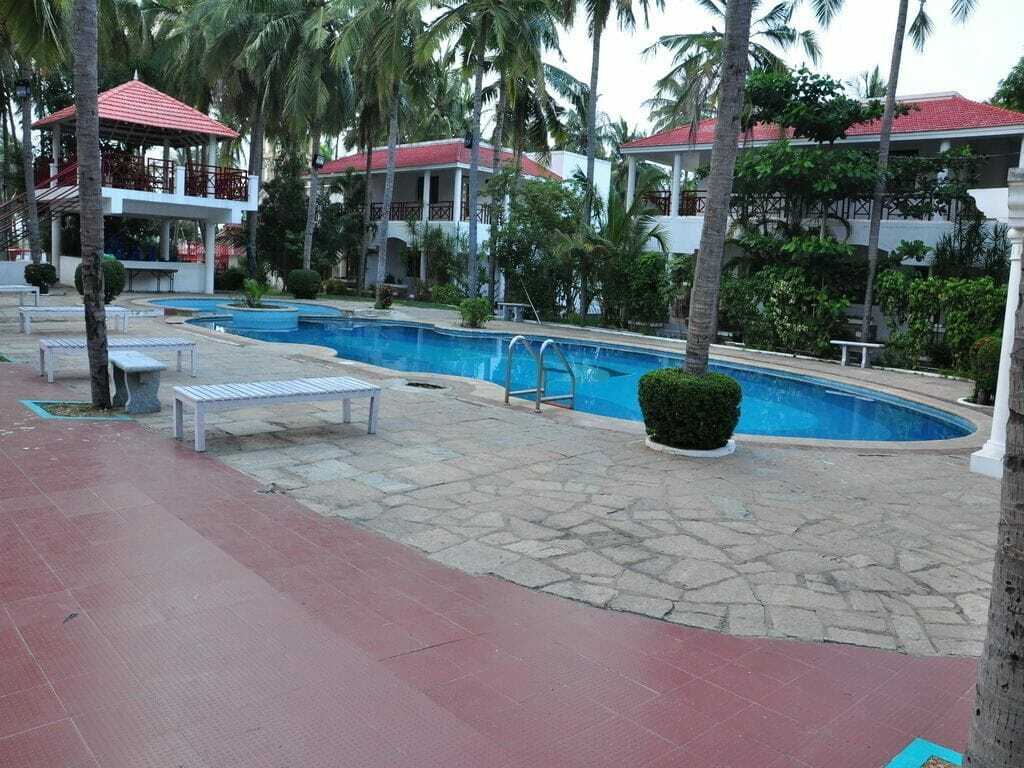 Green Coconut Resort Chennai Exterior photo